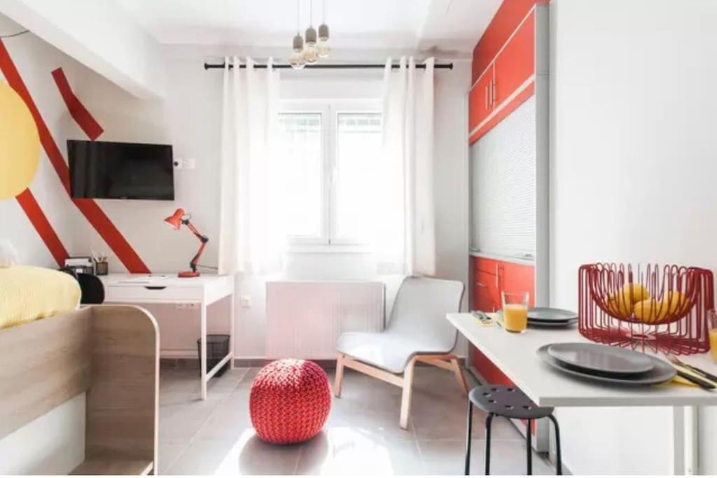 Colorful Apartment In Афины Экстерьер фото